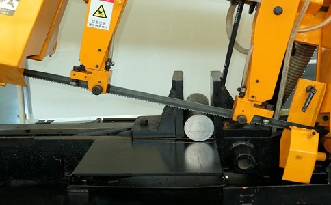 汉源数控带锯床自动送料精度会出现偏差吗？